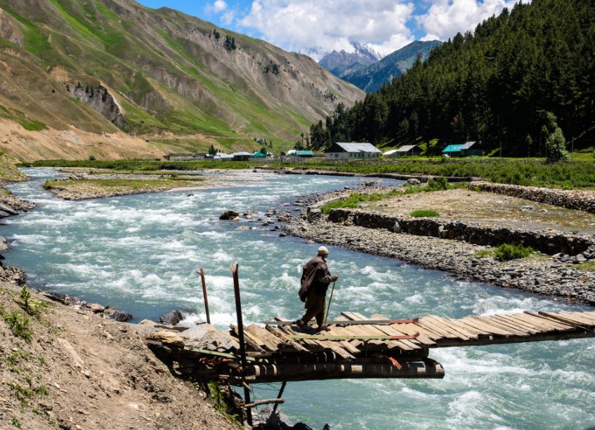 dangerous places in India, most dangerous places in India, the most dangerous places in India, dangerous places of India, 10 dangerous places in India, most dangerous haunted places in India, 10 most dangerous places in India